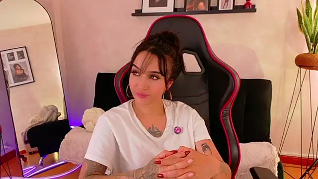 EmmyEvans1 即時 XXX 聊天