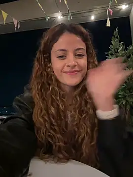 alana15 élő XXX-chatje