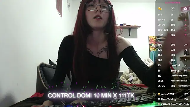 Chat +18 de Cloe_five ao vivo