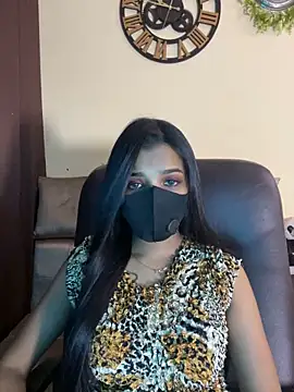 its_ur_flora élő XXX-chatje