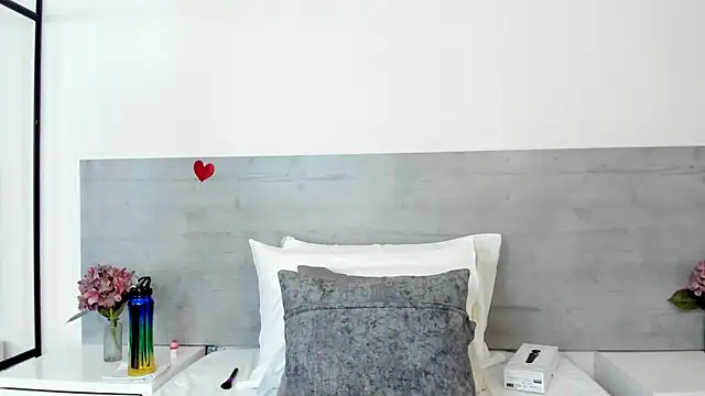 sunnyWhitee Live XXX-chat