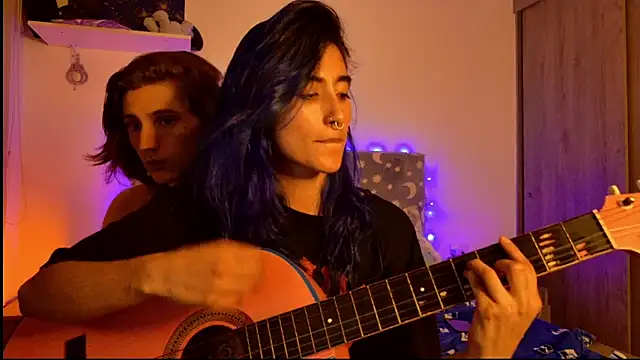 LunaisBack Live XXX-chat