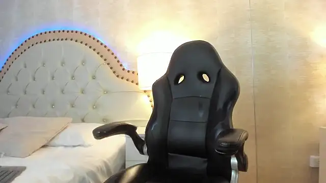 EllaEvanzz's Live XXX Chat