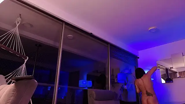 mandi4pole_ Chat XXX in diretta