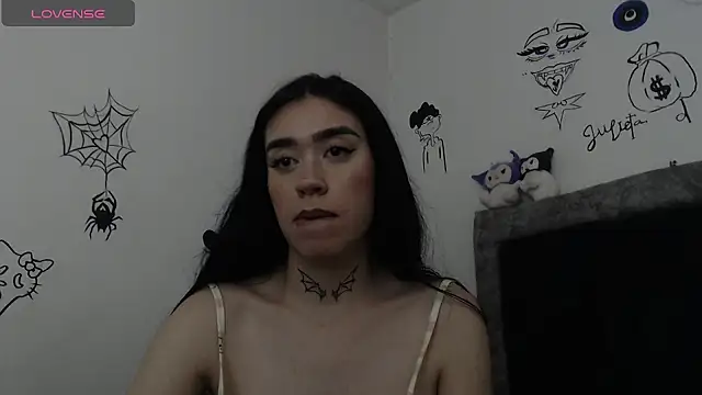 Julieta_De_Los_Angeles Adlı Modelin Web Kamerası Şovu