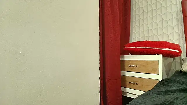 Elizabetth_Roman Chat XXX live