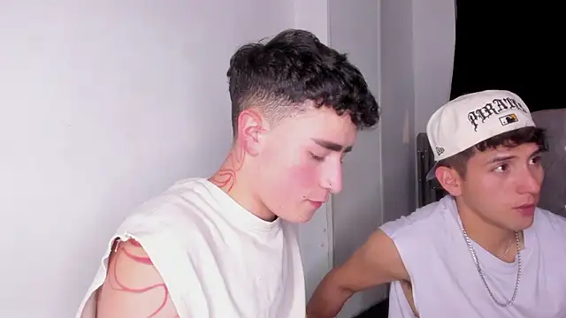 Pokazy przed kamerką – naughtysalomon__