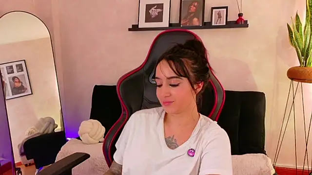 EmmyEvans1: απευθείας συνομιλία ΧΧΧ