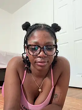 Chat +18 de mochamimi ao vivo