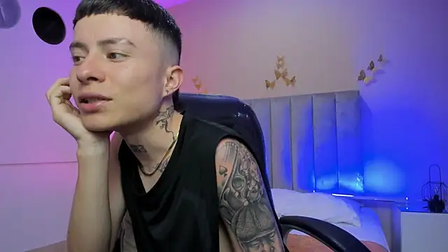 Nascary_Fox live XXX chat