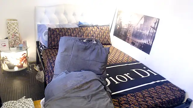 Show de NinaDOM4CUM na webcam