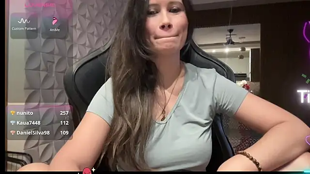 Fenixheaven's Live XXX Chat