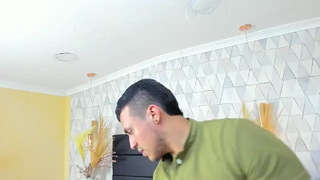 AronGarcia's Webcam Show