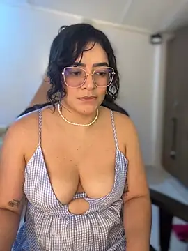 Lia_flowers 现场XXX聊天