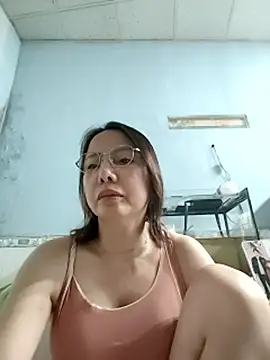 Famrita 在線直播表演