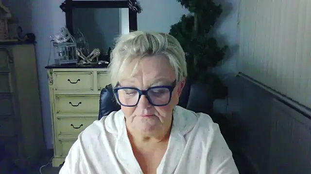 BridgetBlueEyes 现场XXX聊天