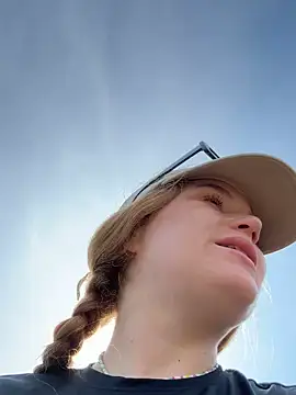 SunnyGrin – Live XXX-chat