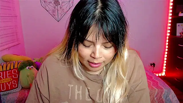 Chat +18 de EllieMoonX ao vivo