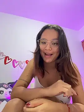 XXX chat uživo modela Mia_Sweet07