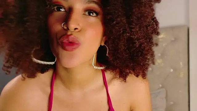 KailaniCute élő XXX-chatje