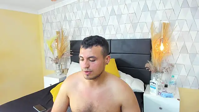 AronGarcia Live XXX Chat