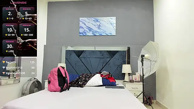 Lauralove_69 现场XXX聊天