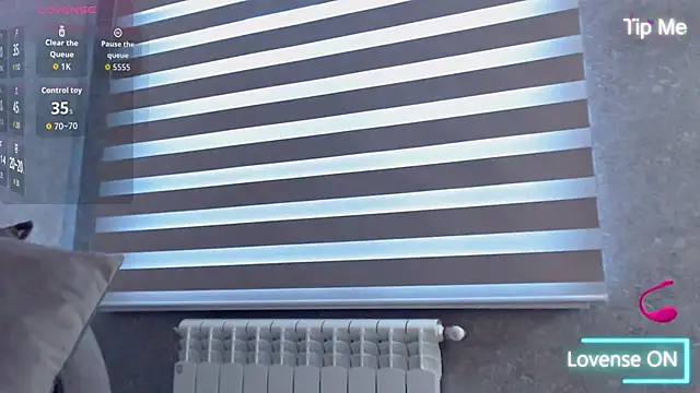 LillySquirtShotのライブXXXチャット