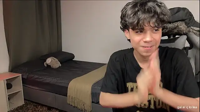 OopsAgain_ লাইভ XXX চ্যাট