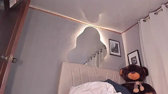 Chat +18 de angeli_sexi ao vivo