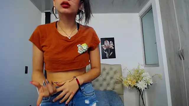 pinky_f00x's Live XXX Chat