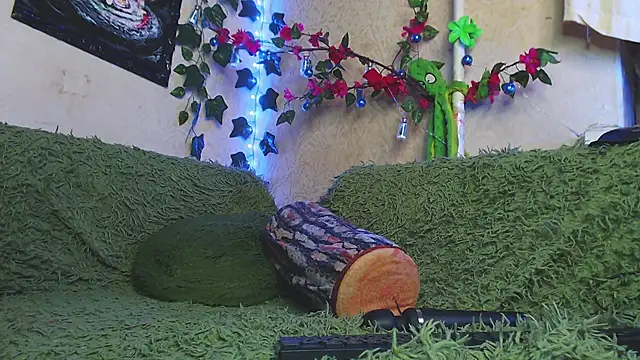 Tiny_Witch's Live XXX Chat