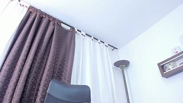 miaroberts69's Live XXX Chat