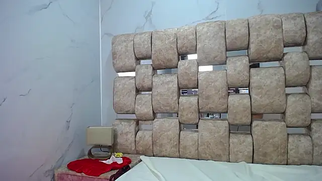 KathyAiden Adlı Modelin Canlı XXX Sohbeti