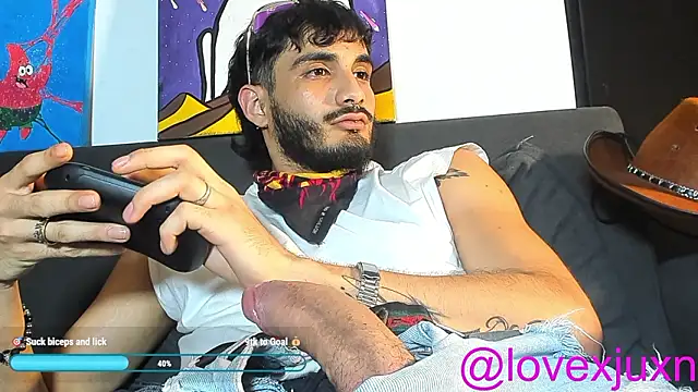 LovexJuxn8 在線直播表演