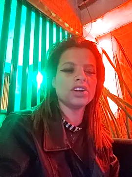 Cataleya_16's Live Chat Room