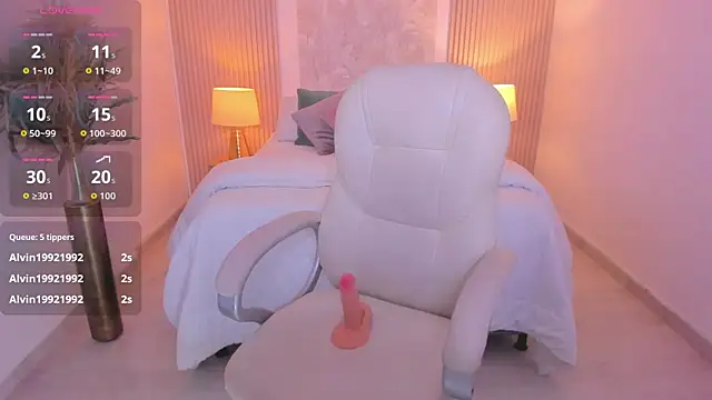 Sarah_Stone_ Chat XXX live