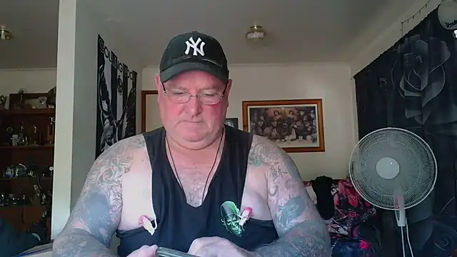 KINKYBLUEYES69 Live XXX Chat