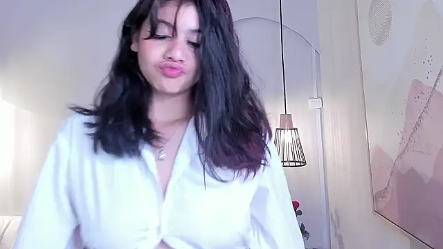 Julieth_brown_ Chat XXX in diretta