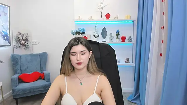 AnneTLi: онлайн-секс-чат