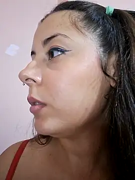 Toxicaxxxx Adlı Modelin Canlı XXX Sohbeti