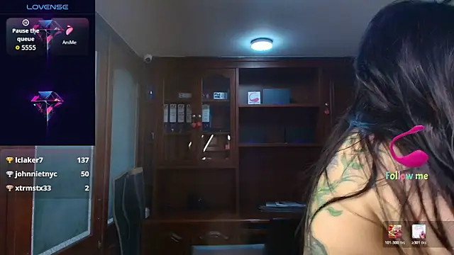 VictoriaHenao's Live XXX Chat