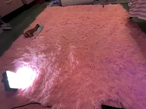 Juicylucylips69 Adlı Modelin Canlı XXX Sohbeti