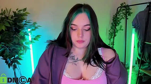 Mia_R0ss Adlı Modelin Canlı XXX Sohbeti