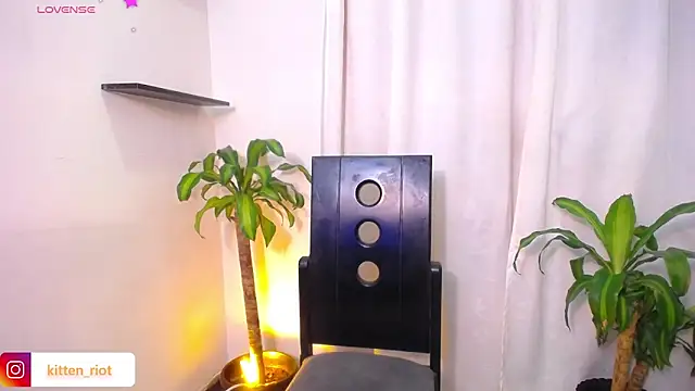 Kitten_Riot 라이브 XXX 채팅