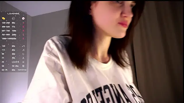 EffieHenri's Live XXX Chat