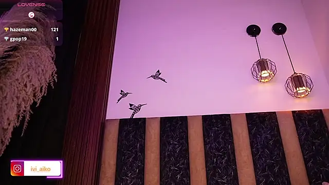 Ivi_Aiko élő XXX-chatje