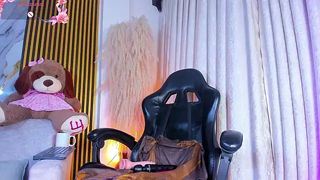 Chat +18 de alejagarcia_ ao vivo