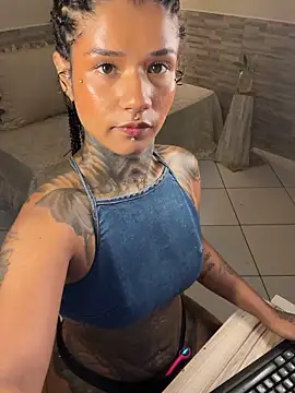 xbigpeach's Live XXX Chat