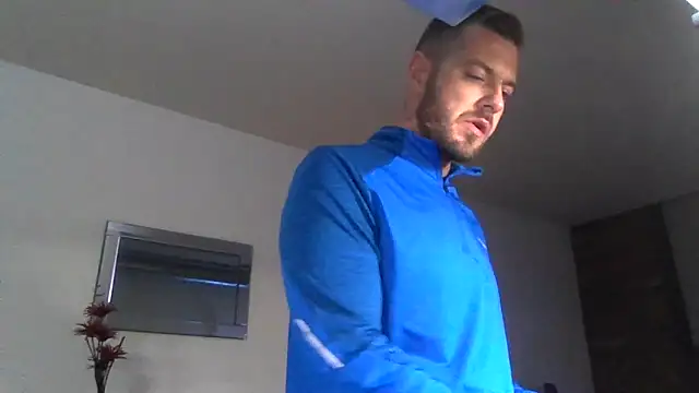 XXX chat uživo modela THE_CHEEKY_ALPHA