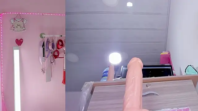 emily_foxxxii Live XXX Chat